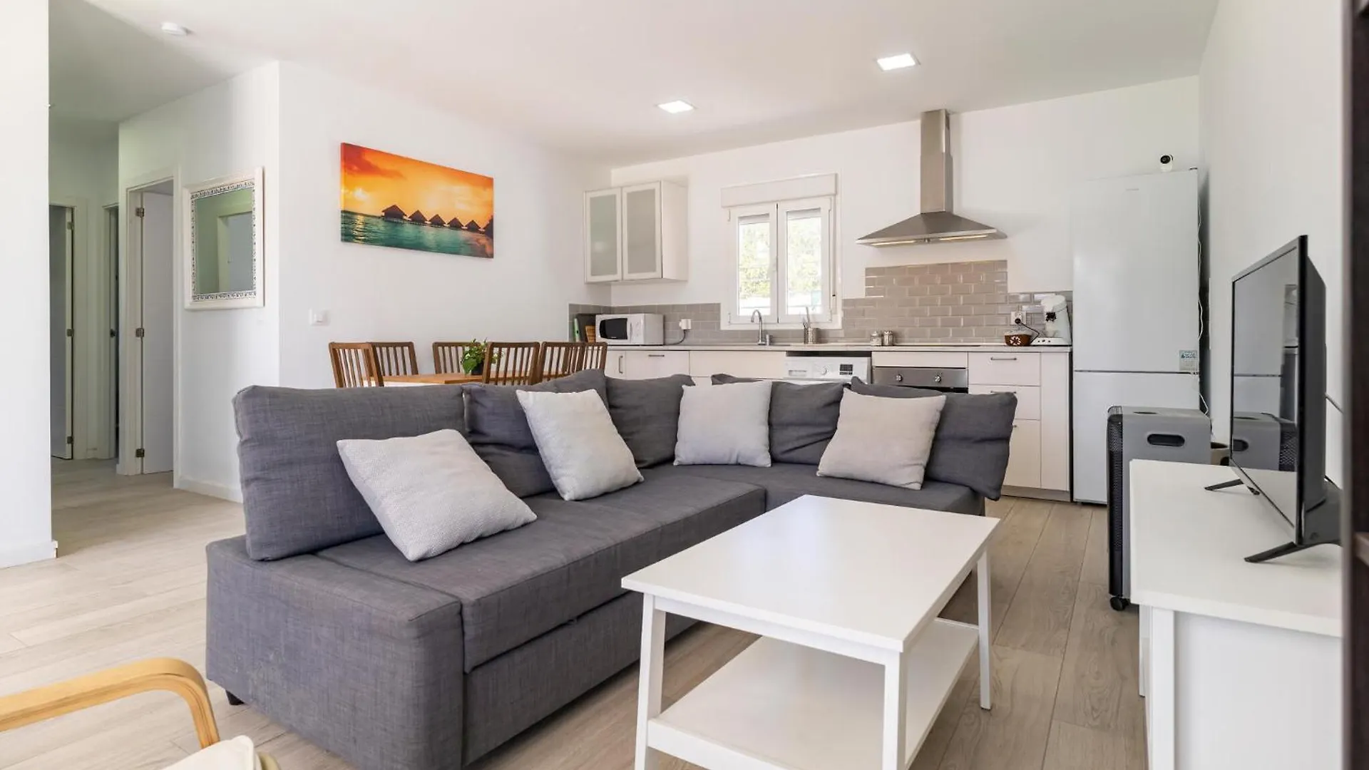 Stunning Home In Chiclana De La Frontera Spain