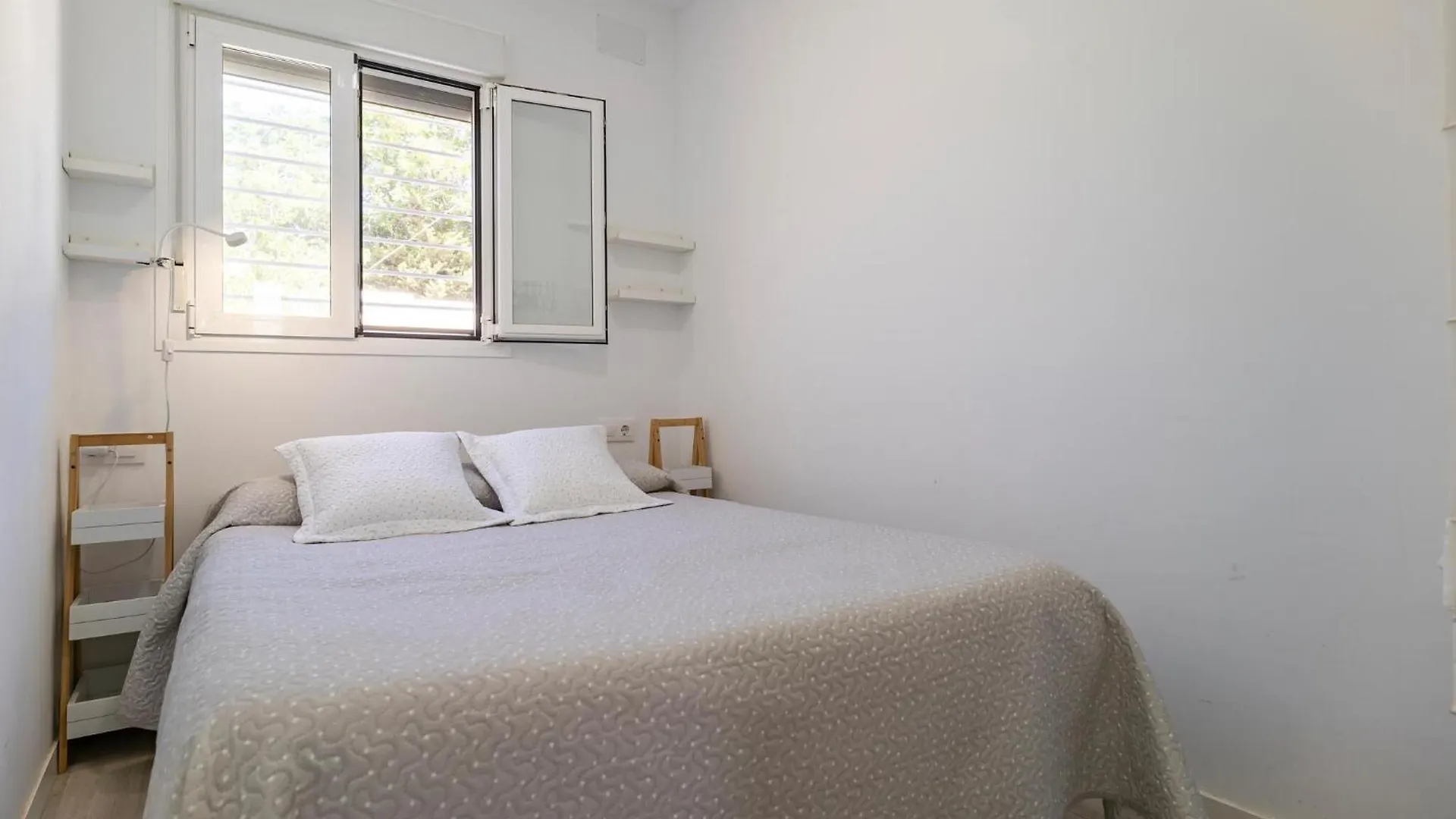 Stunning Home In Chiclana De La Frontera