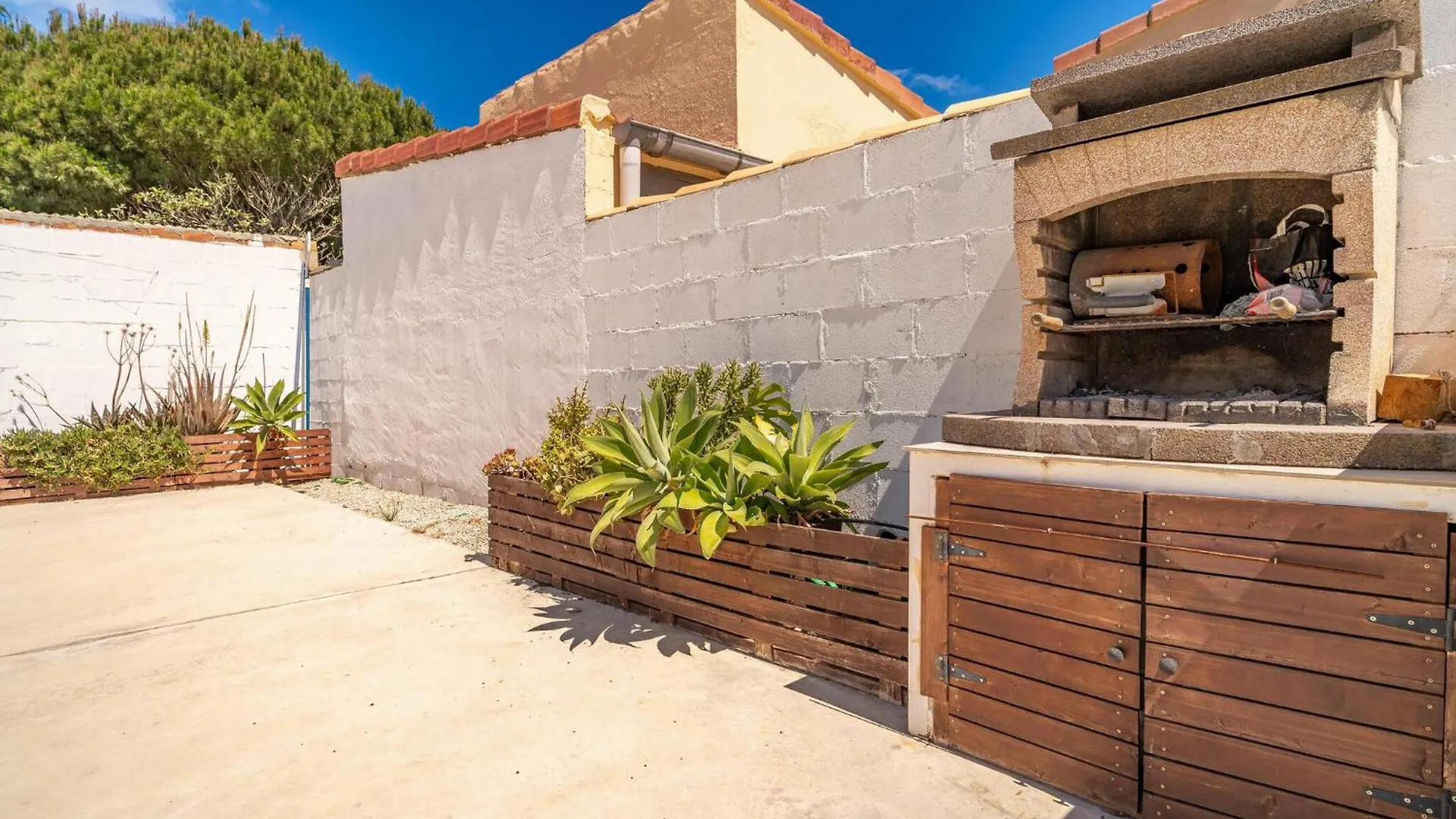 Stunning Home In Chiclana De La Frontera Holiday home
