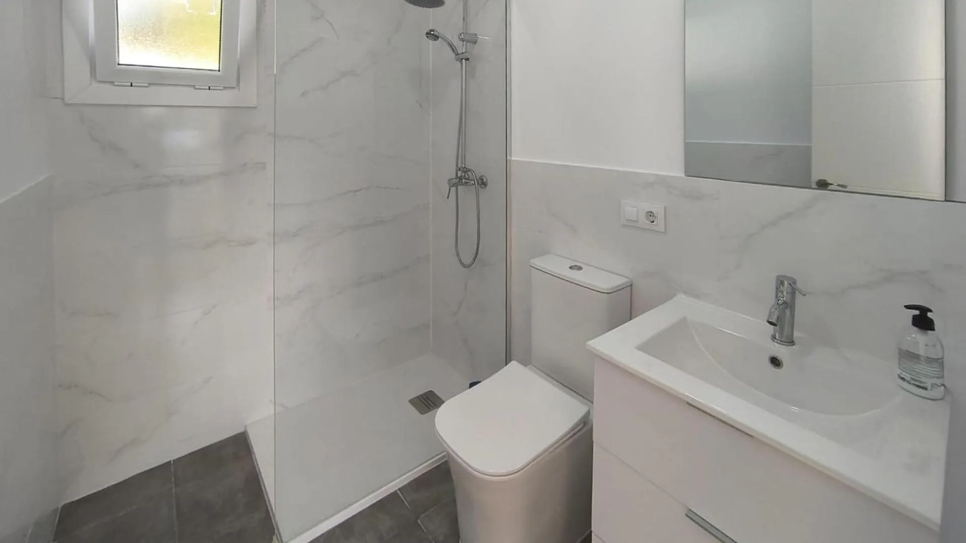 Stunning Home In Chiclana De La Frontera Holiday home