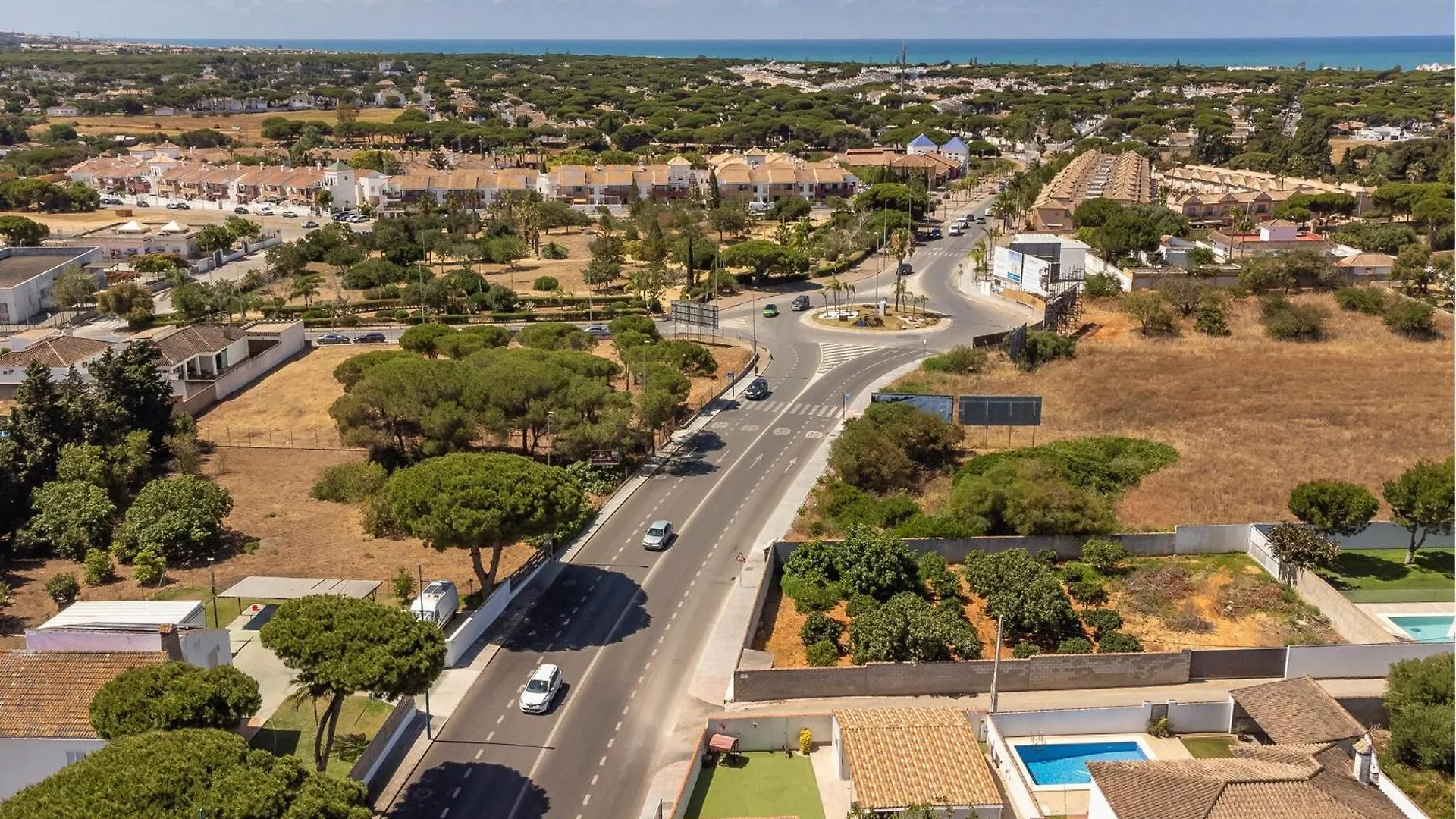 Stunning Home In Chiclana De La Frontera